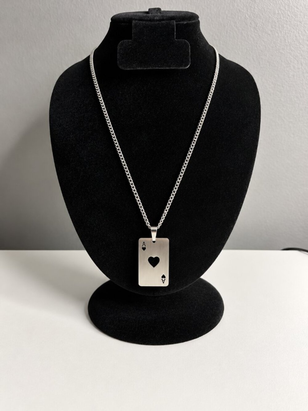 Men's Stainless Steel Pendant Necklace – Stylish & Durable Jewelry ✨